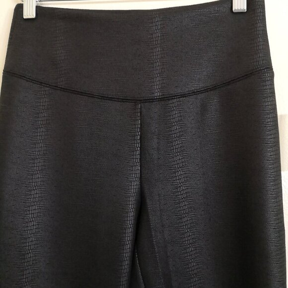 WHBM Black Python Foil Print Runway Leggings Size 2R - Picture 4 of 7